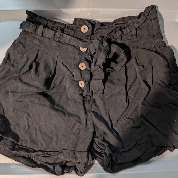 Women's Love‎ Tree Small Belted Black Shorts - Picture 3 of 4